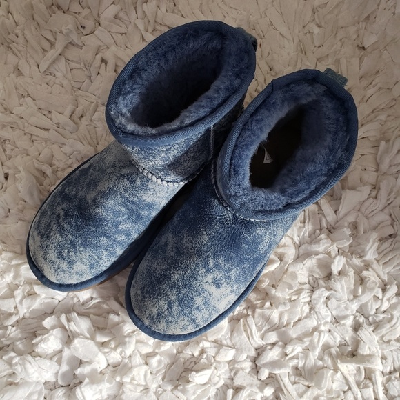 Size 5 Uggs Demin EUC - Picture 2 of 4